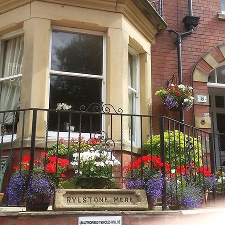Rylstone Mere Whitby Exterior photo