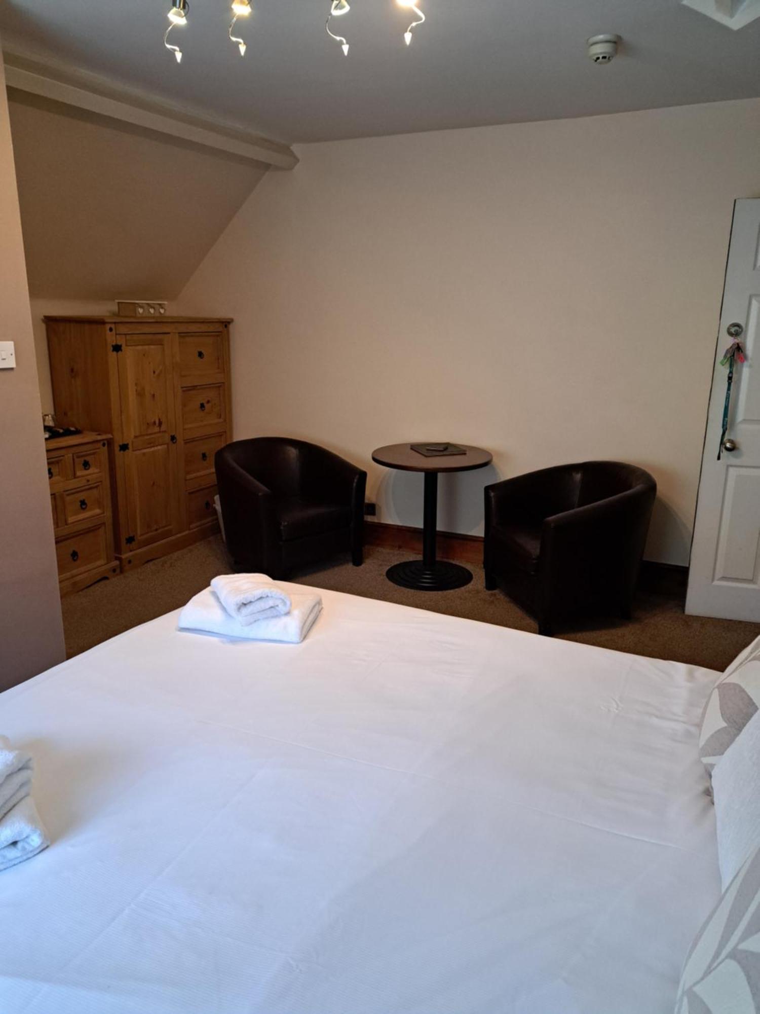 Rylstone Mere Whitby Room photo