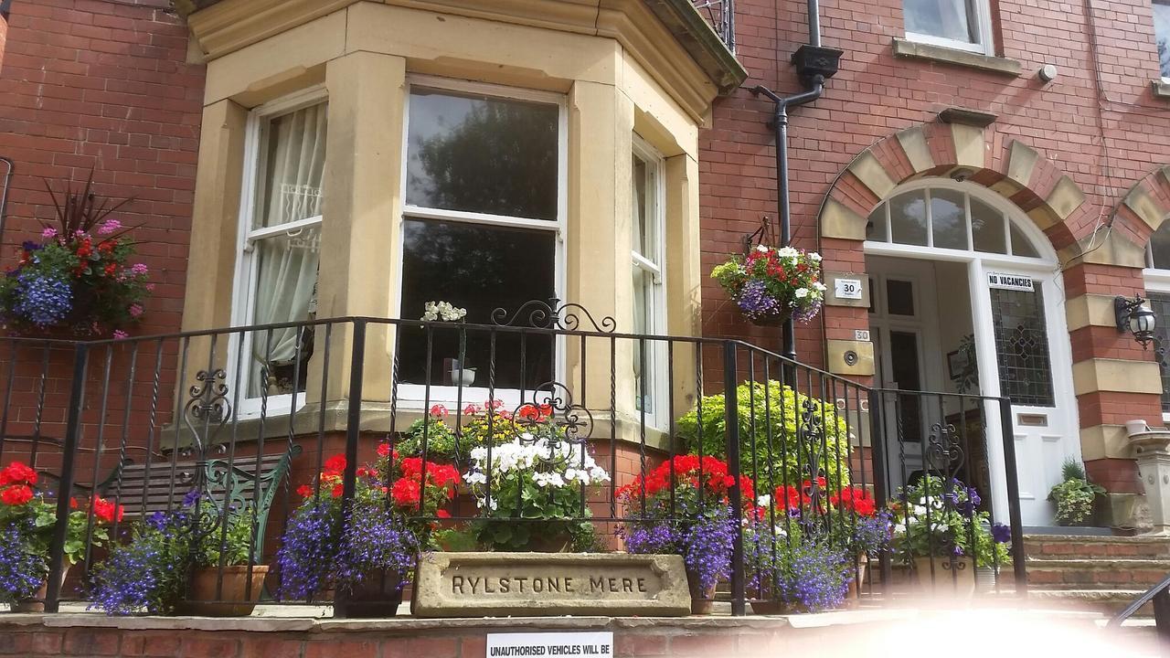 Rylstone Mere Whitby Exterior photo